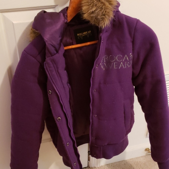 Coats - Picture 2 of 4